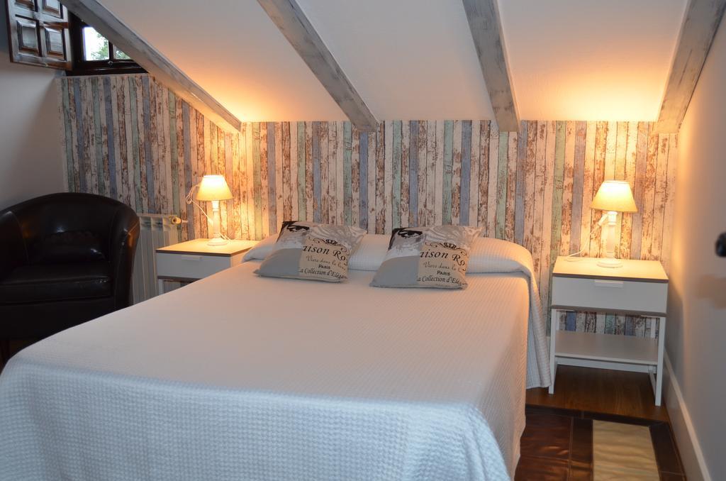 Posada Real La Montanesa Corrales De Buelna Room photo