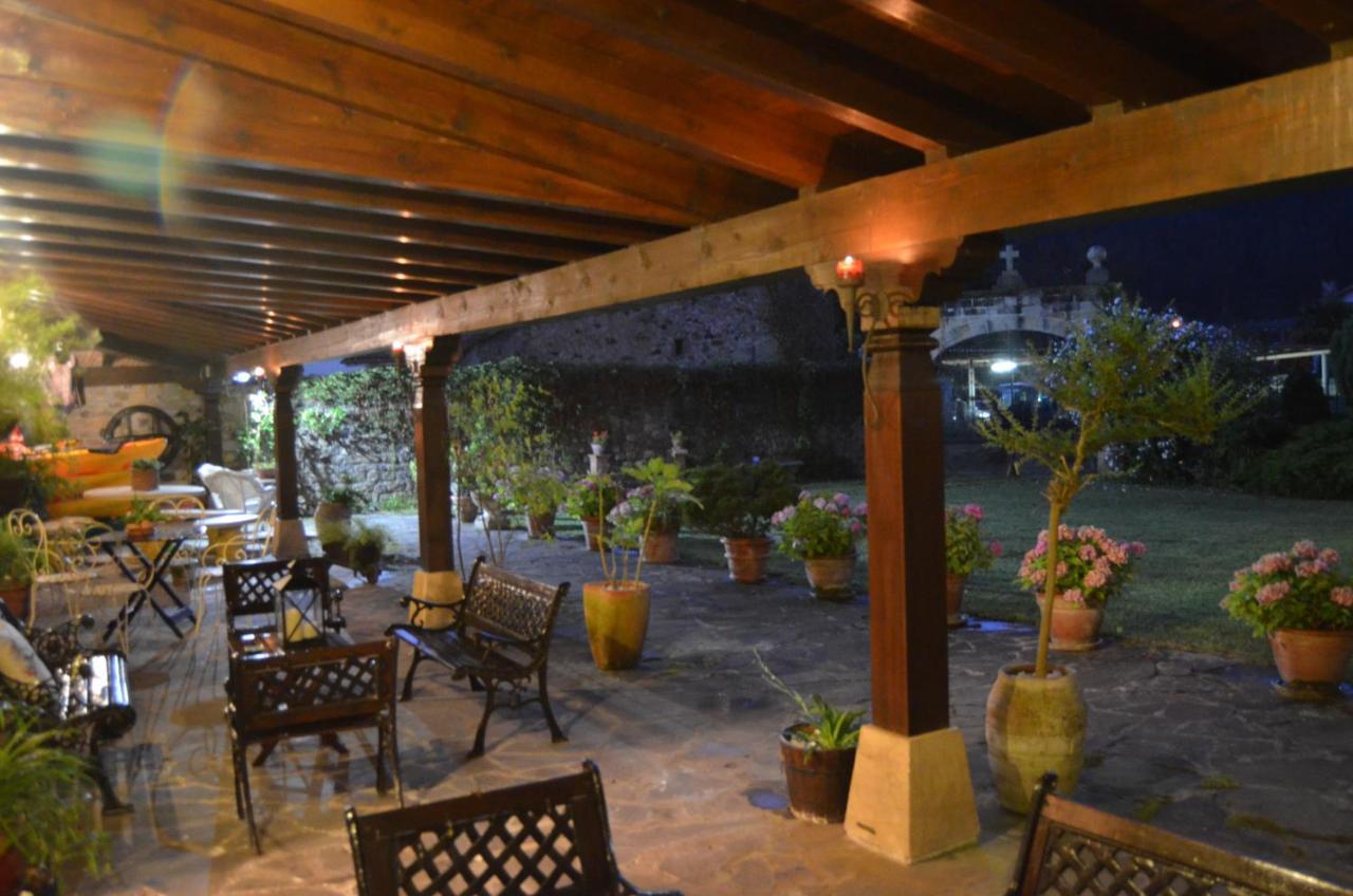 Posada Real La Montanesa Corrales De Buelna Exterior photo